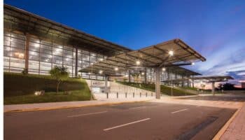 Aeropuerto de Acapulco reabre sus operaciones tras el paso del huracán John