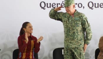 Dan banderazo a militares para el tren México-Querétaro
