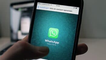WhatsApp implementa función para trascribir mensajes de voz