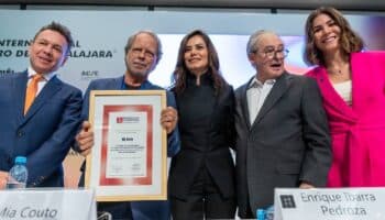 “Somos humanos porque somos todos los otros”: Mia Couto