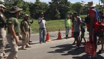 Acusan bloqueo de autoridades mexicanas a caravana migrante