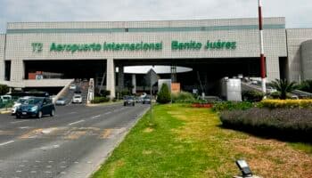 Lluvias paralizan AICM; Aeroméxico y Viva Aerobus llaman a tomar precauciones