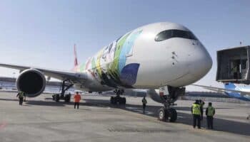 Un avión aterriza de emergencia en China por una batería portátil que empezó a echar humo