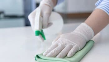 Trucos para quitar las 5 manchas más típicas de Navidad