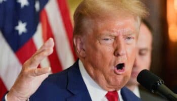 Retrato oficial de Trump como presidente es parecido a su foto policial
