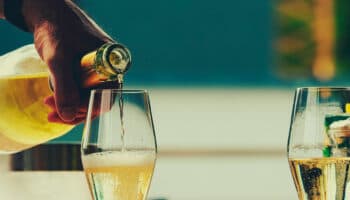 ¿Las bebidas alcohólicas aumentan el riesgo de desarrollar cáncer? Esto sabemos