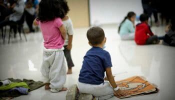Trump firma orden ejecutiva que busca negar la ciudadanía a hijos de inmigrantes indocumentados