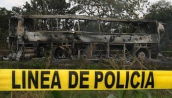 Demorará tres meses la identificación de las víctimas del choque de autobús en Tabasco | Video