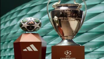 Presentan balón para la fase de eliminación directa de Champions League