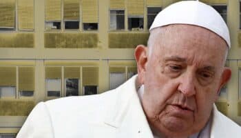 El papa no ha sufrido más crisis y puede levantarse; insuficiencia renal 'no es preocupante'