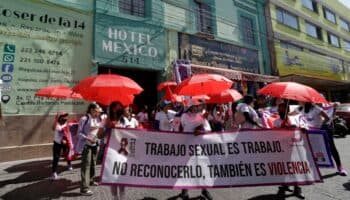 Trabajadoras sexuales piden en Puebla reconocimiento laboral en marcha por 8M