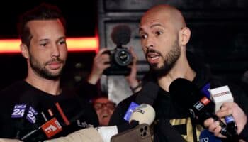 Fiscalía británica autoriza 21 cargos contra los hermanos Tate, incluido violación y trata