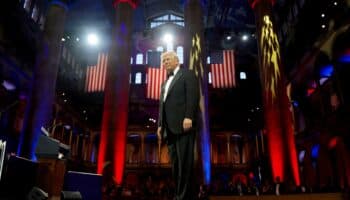 Países me están 'besando el trasero': Trump se burla de naciones que buscan negociar aranceles