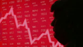 La mayoría de las bolsas asiáticas y todas las europeas vuelven a caer tras entrar en vigor los aranceles