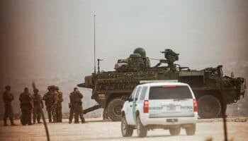 México y EU reducen en 97% los 'cruces ilegales' en la frontera: Defensa tras llamada con Comando Norte