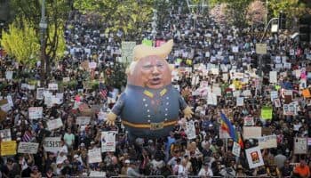 Miles de manifestantes se congregan contra Trump en Washington y otras ciudades de EU