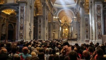 Aristegui en Vivo: Miles despiden a Francisco; México en recesión técnica: Citi; Narcobloqueos en Michoacán, Jalisco y Guanajuato (24/04/2025)