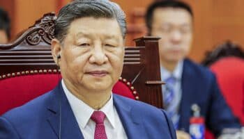Xi advierte desde Vietnam que la guerra comercial 'erosionará' el orden económico global