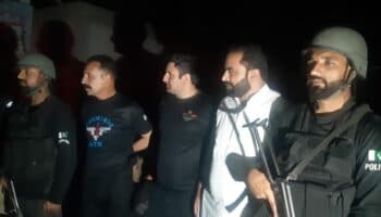 Pakistán considera 'un acto de guerra flagrante y no provocado' bombardeo de India; mueren 2 personas