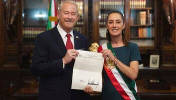 'Estoy aquí para trabajar con la presidenta Sheinbaum': embajador de EU tras entregar cartas credenciales