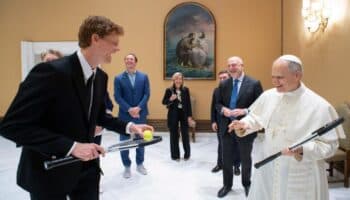Recibe León XIV a Jannik Sinner en El Vaticano | Video