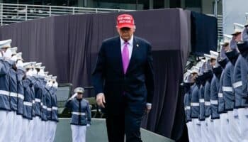 Trump contra militares 'trans': 'El trabajo de Fuerzas Armadas no es presentar espectáculos de drag'