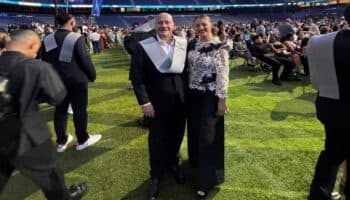 Exgobernador de Jalisco, Alfaro, se gradúa en Madrid en dirección de futbol