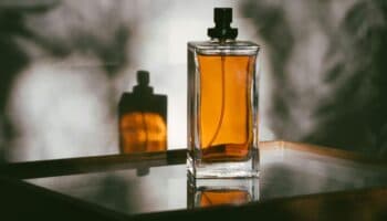 El truco para que el perfume dure realmente todo el día, incluso en verano