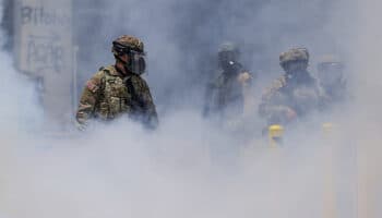 California demandará a Trump por despliegue militar; 500 marines listos para actuar en Los Ángeles