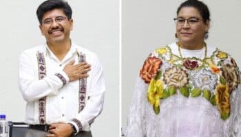 Con porras alusivas a AMLO y la 4T reciben a ministros en el INE