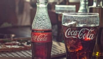 Cambio de jarabe de maíz por caña de azúcar en Coca-Coca afectará a agricultores en EU