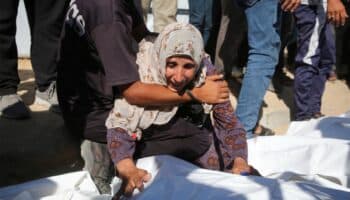 Israel mata a 62 palestinos en Gaza, 36 esperaban el reparto de comida