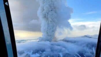 Captan primera erupción del volcán Krasheninnikov en al menos 400 años