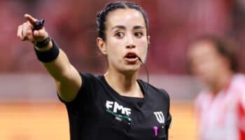 Presidente de la FIFA ofrece apoyo a la árbitra Katia Itzel García