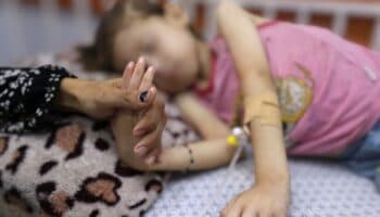 Muertos por desnutrición en Gaza superan los 200; casi la mitad son menores