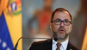 'Circo mediático’, la 'patética' recompensa para arrestar a Maduro, afirma gobierno de Venezuela