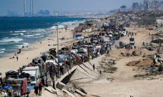 Autoridades de Gaza denuncian ataque a hospital infantil mientras Israel habilita ruta de evacuación