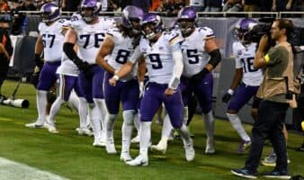 NFL: Se sublevan Vikings en el último cuarto y remontan ante Bears | Video