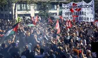 Miles de manifestantes protestan en Francia contra medidas de austeridad