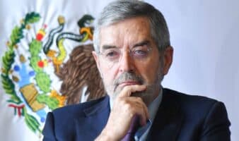 La cercanía del canciller Juan Ramón de la Fuente con Israel y su 'cuidadosa' postura diplomática
