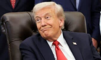 Demandan a gobierno de Trump por vigilar redes sociales de migrantes