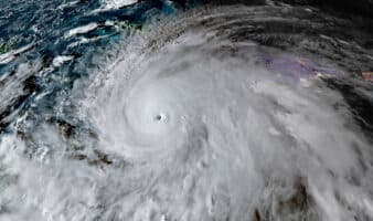 Colima, Jalisco y Michoacán activan medidas por huracán Polo