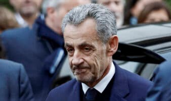 Sarkozy sale en libertad condicional tras pasar 20 días en la cárcel parisina de La Santé
