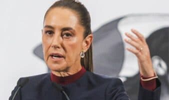 DesgastadA con A | Por David Ordaz