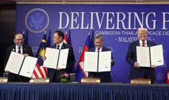 Tailandia y Camboya firman la paz en Malasia en presencia de Trump