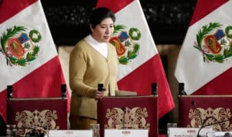 Perú incrementa resguardo en embajada de México por peligro de fuga de ex primera ministra
