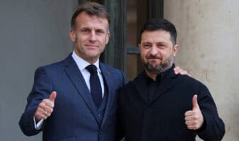 Zelenski y Macron acuerdan que Ucrania compre un centenar de cazas franceses para los próximos diez años