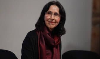 "Como nunca necesitamos de la sensibilidad y la mirada que el arte y la cultura nos proporcionan": Coral Bracho