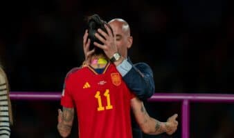 "No pido perdón a Jenni Hermoso porque yo le pregunté y me dijo 'vale'": Rubiales | Video