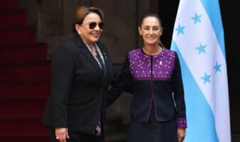 Sheinbaum y Castro acuerdan reforzar la cooperación para atender causas de la migración
